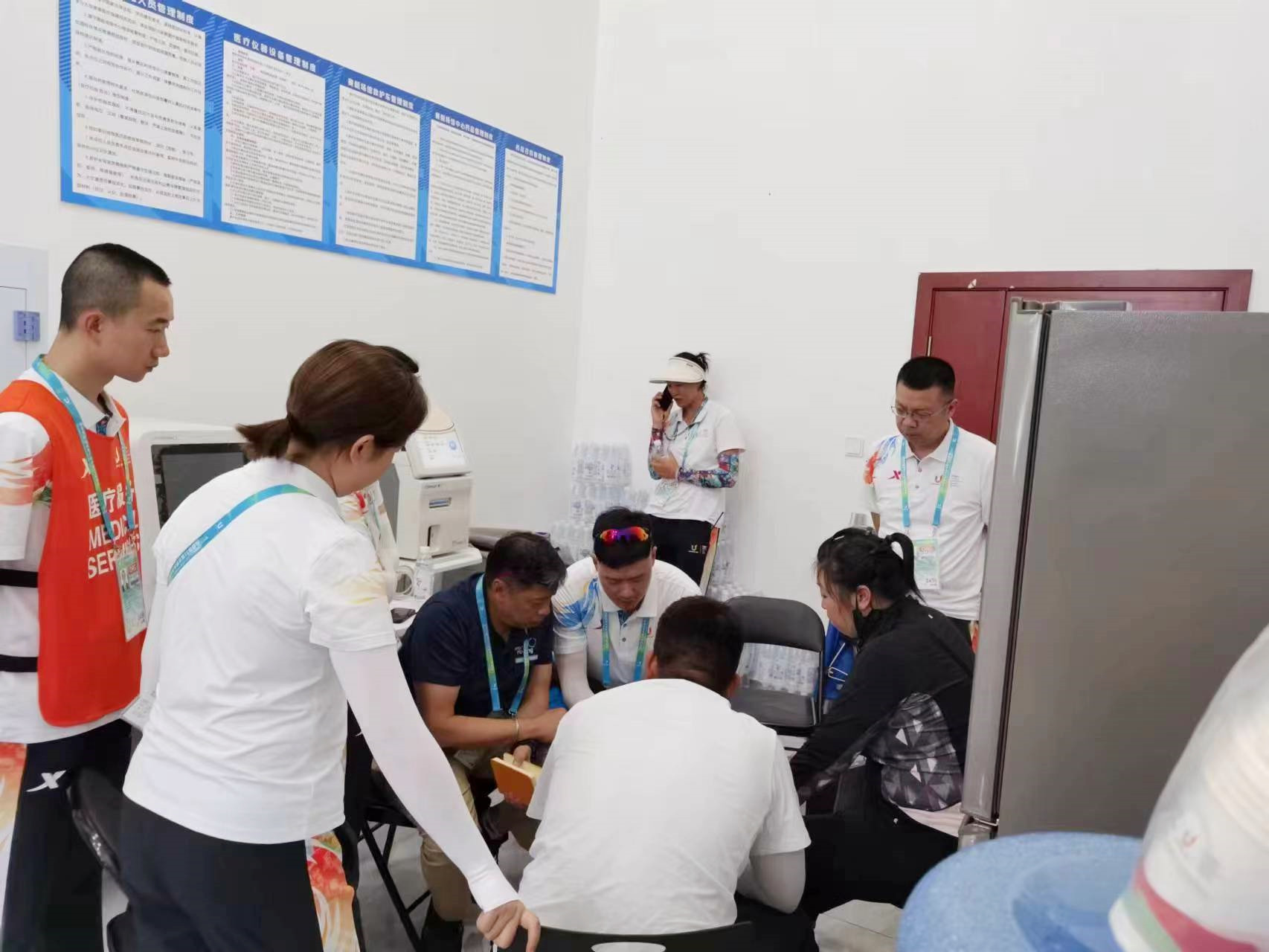 ��è����